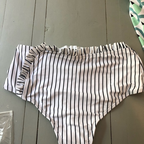 NWOT swing top and ruffle bottom tankini/bikini - Picture 7 of 13